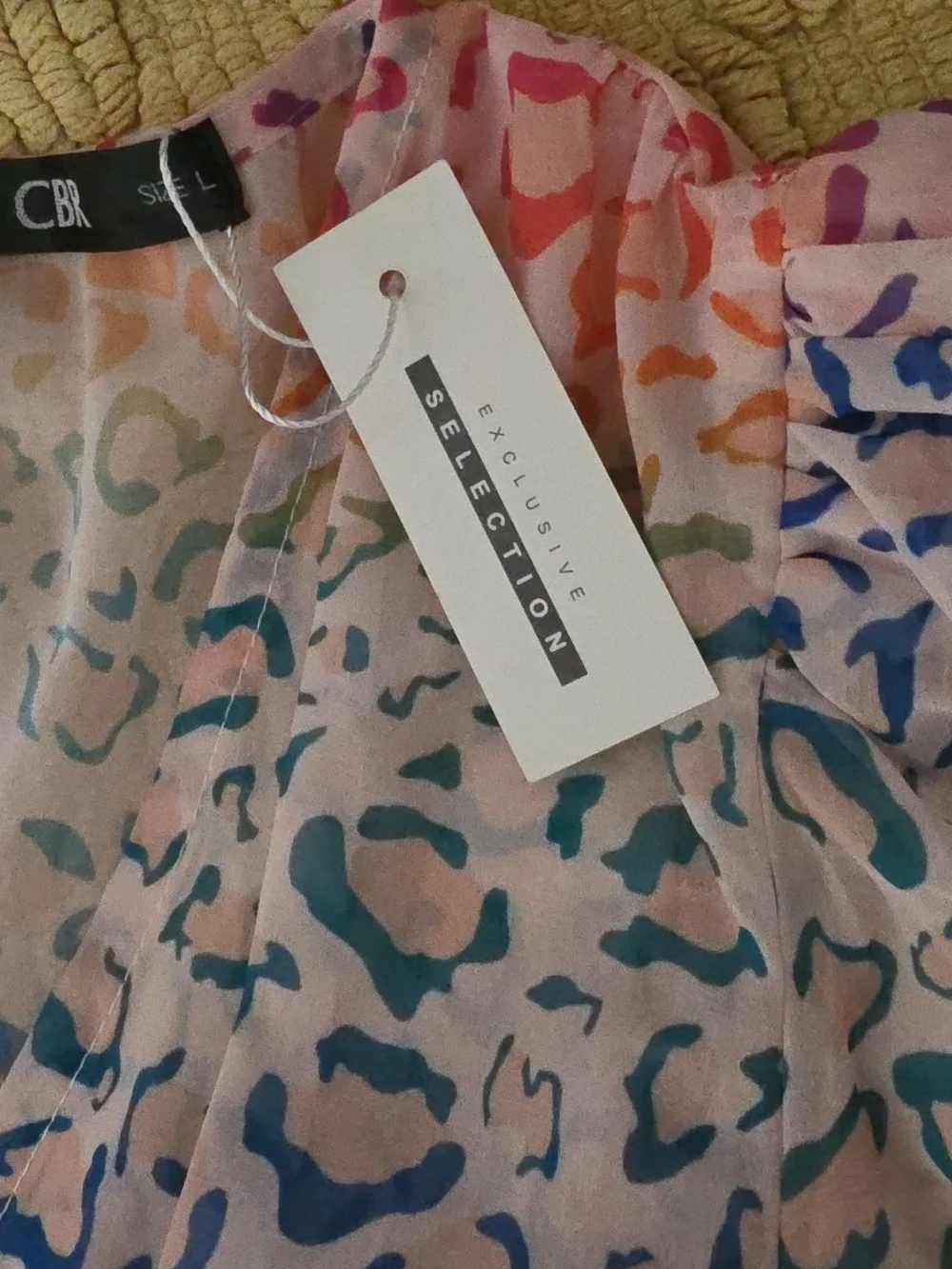 CBR WOMEN'S Beach Dress Multicolor Leopard Print  whit Shoulders Pad  . Size L.